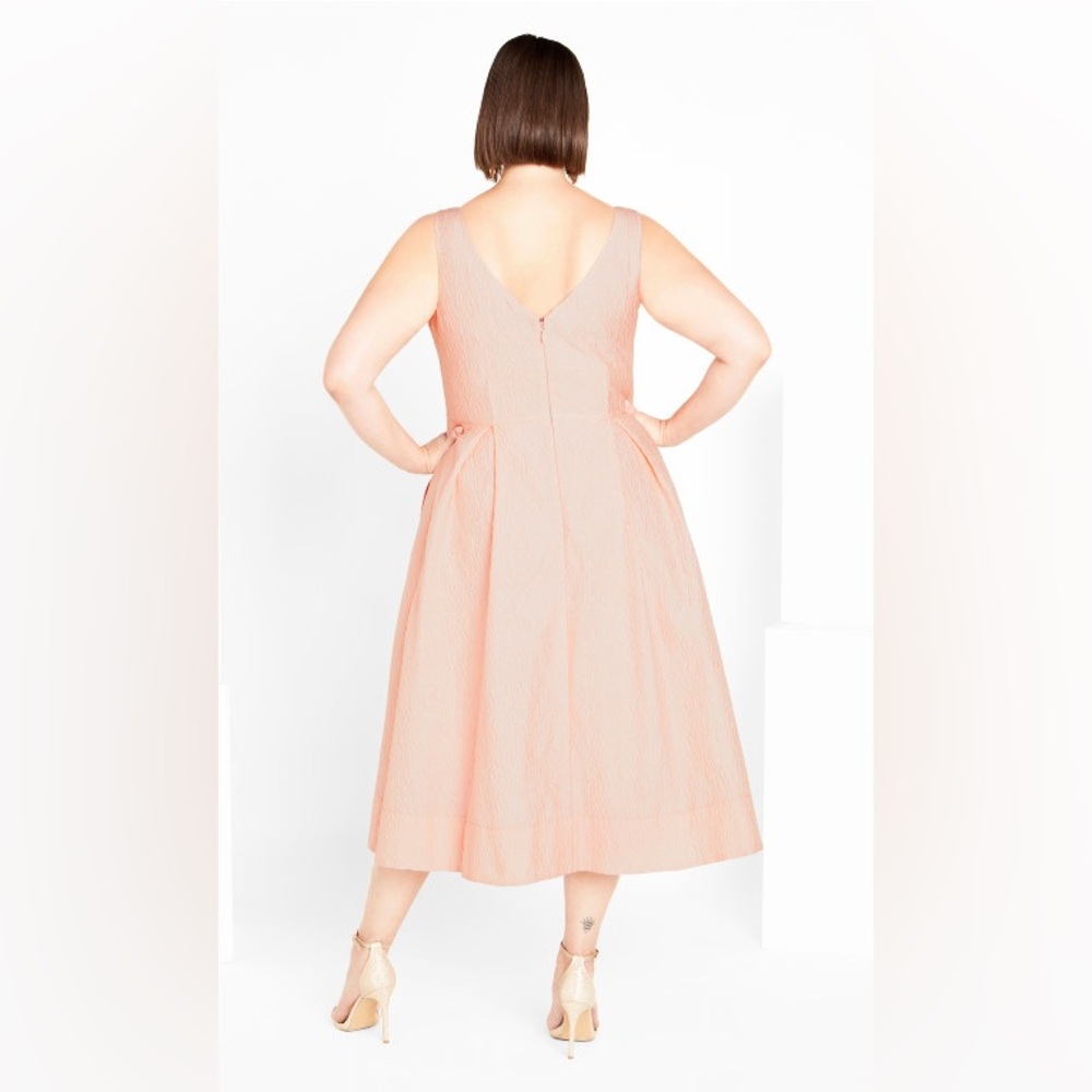 City chic Estella dress light peachy pink. Size 20W. New inpackage - Picture 3 of 8